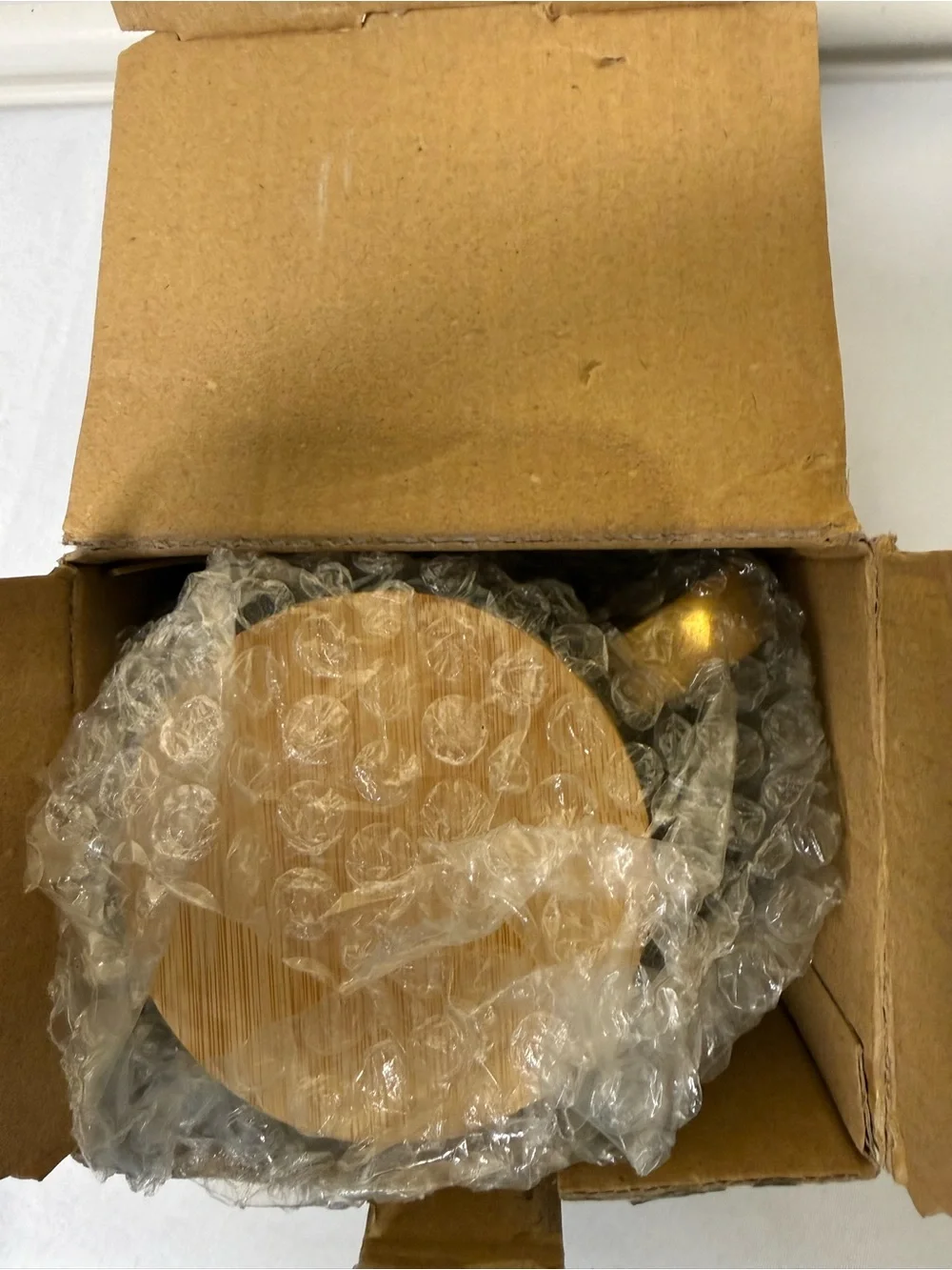 New Fine Bone China with Gold Mug with Acacia Lid and Accent Spoon New in Box